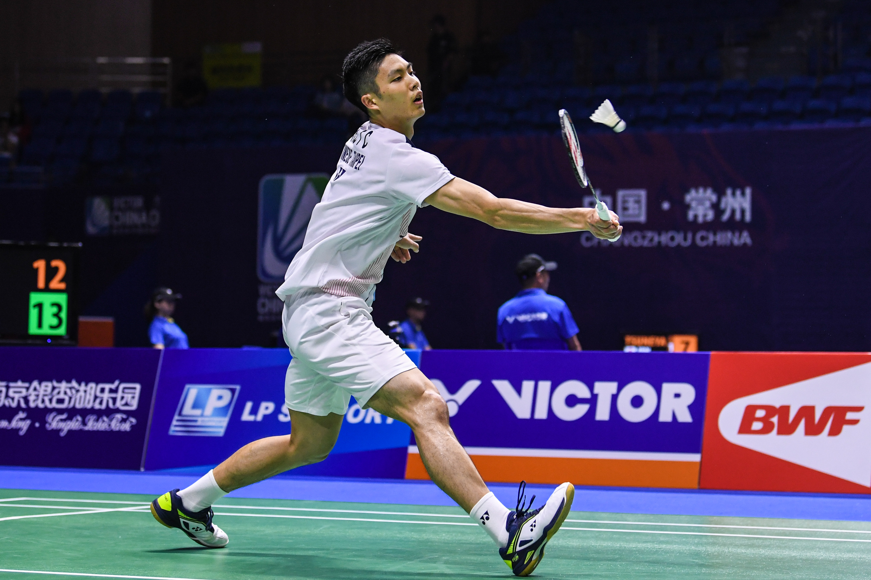 必须在两翼 必须在两翼