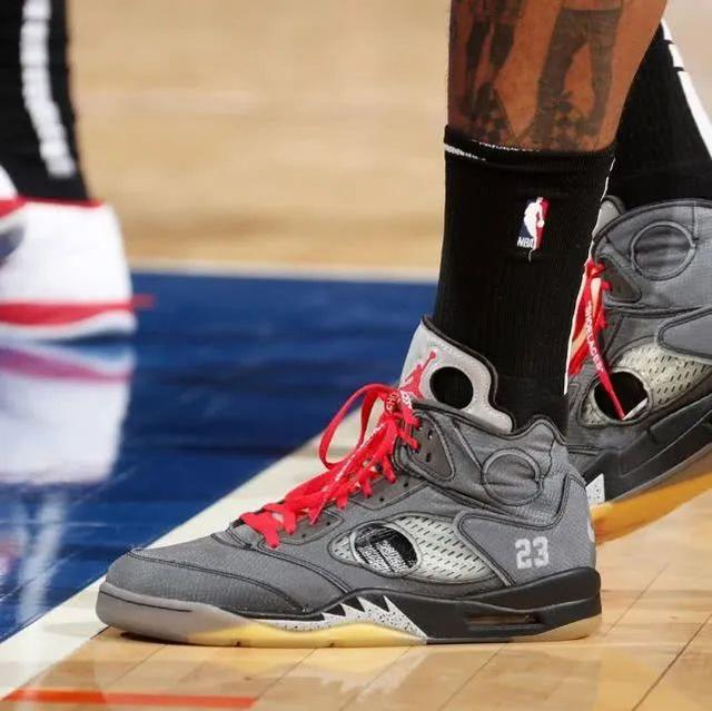 他开始记录 他开始记录