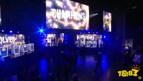 观众齐声鼓 观众齐声鼓